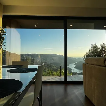 Encosta Do Geres Village *